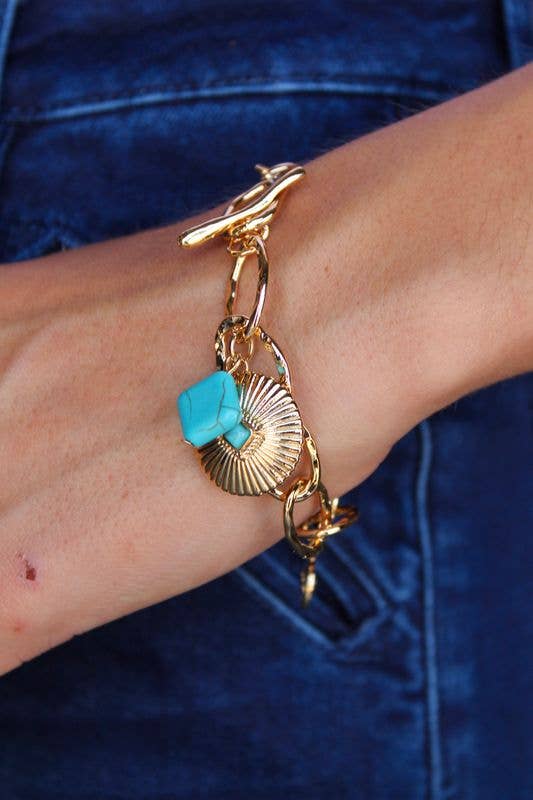 7" Chunky Chain Bracelet w/ Concho Charm w/ Toggle Closure