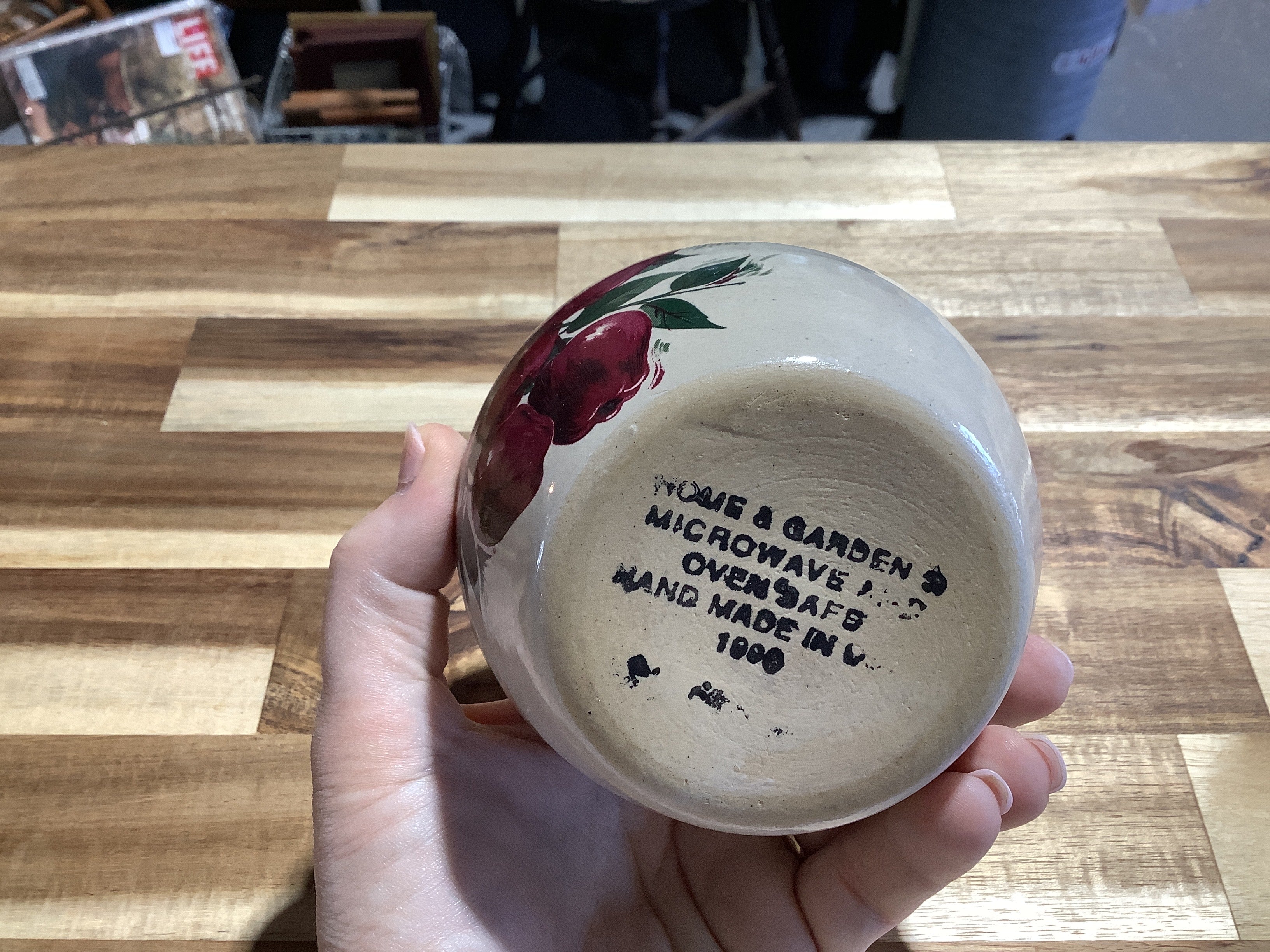 Small Apple Crock missing lid
