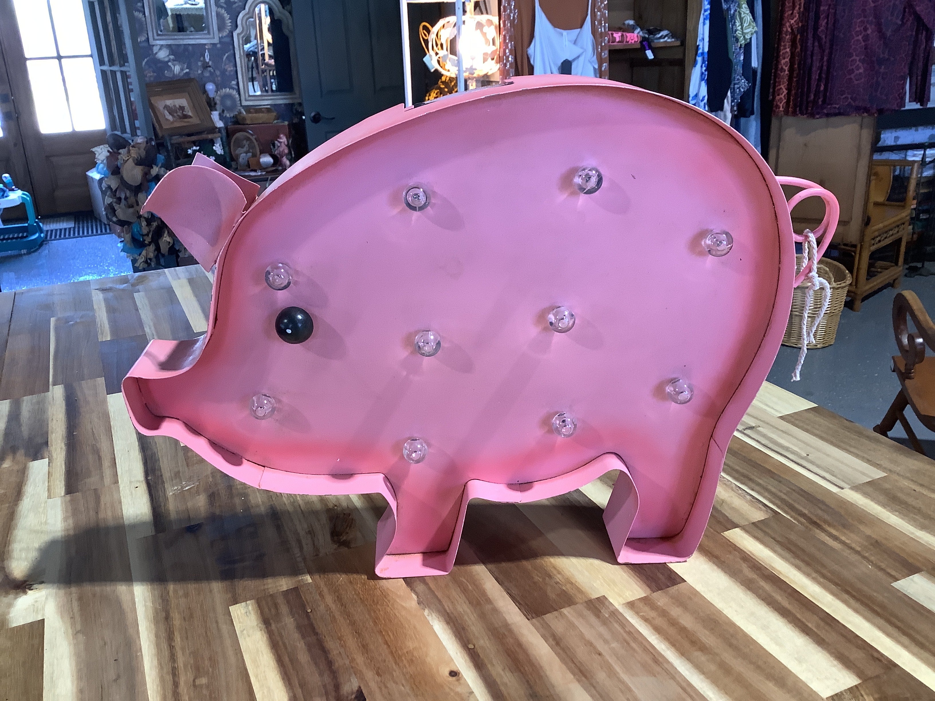 Solar Metal Pig Light