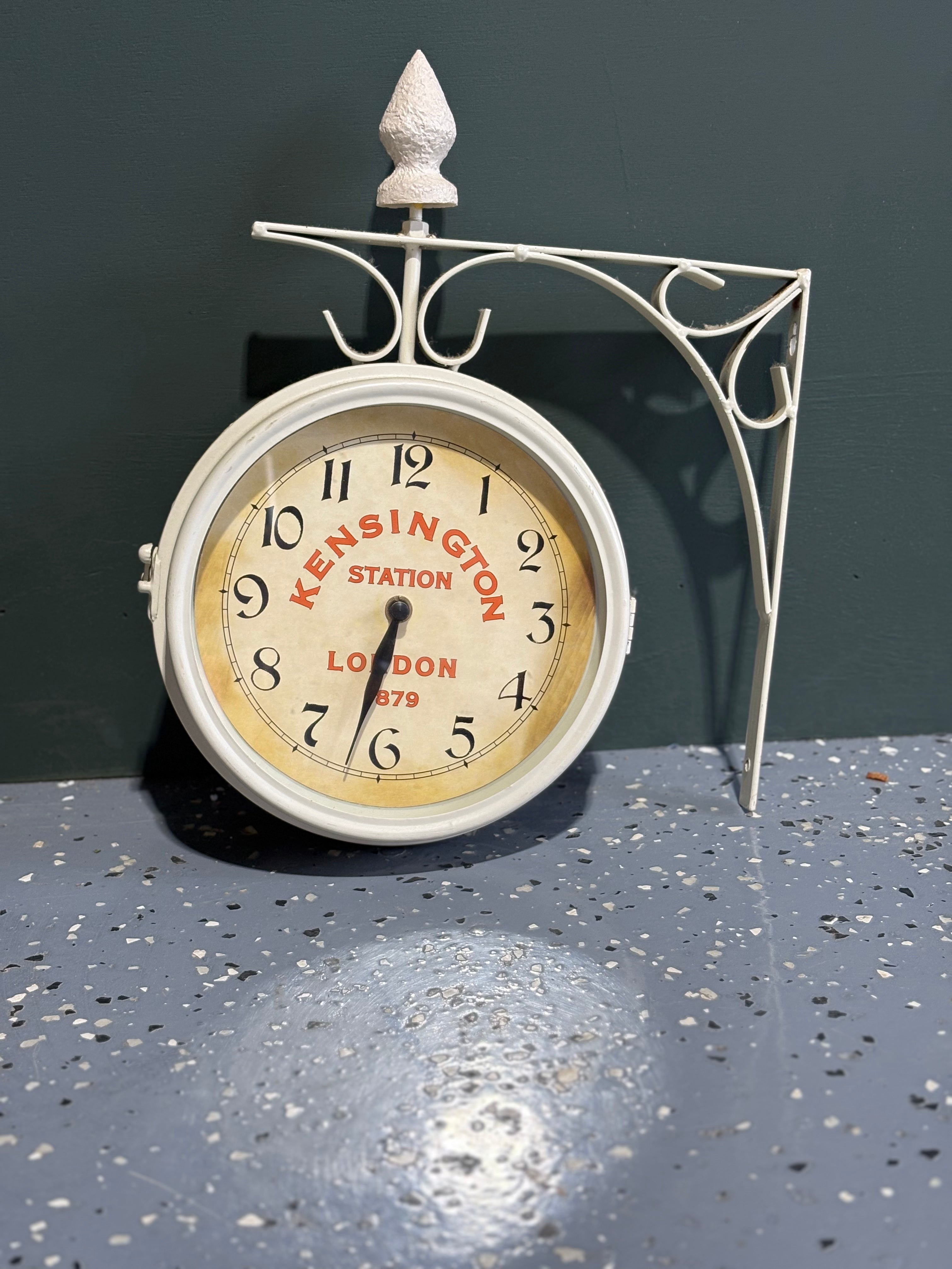 Vintage Wall Hanging Clock