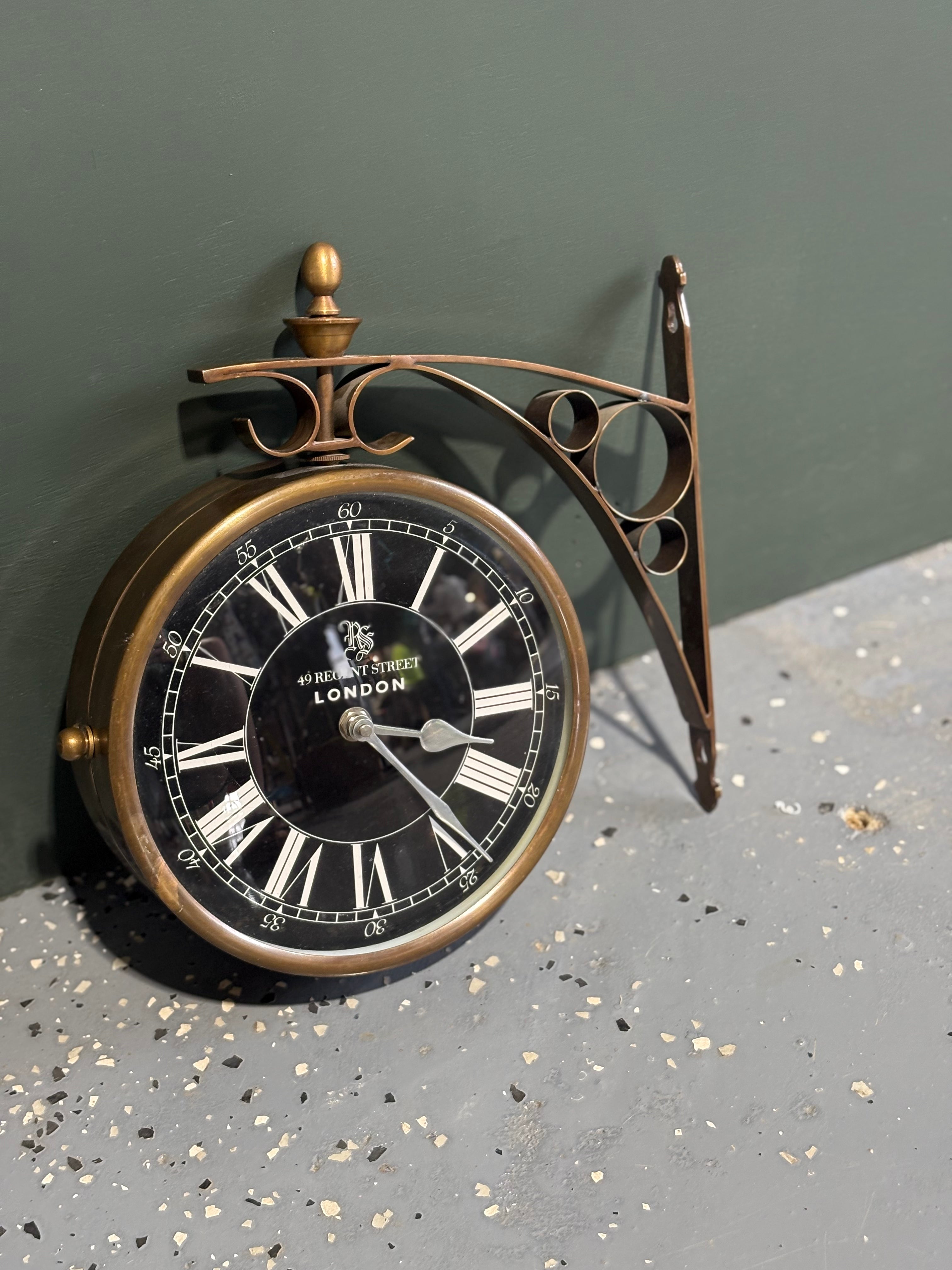 Vintage Wall Hanging Clock