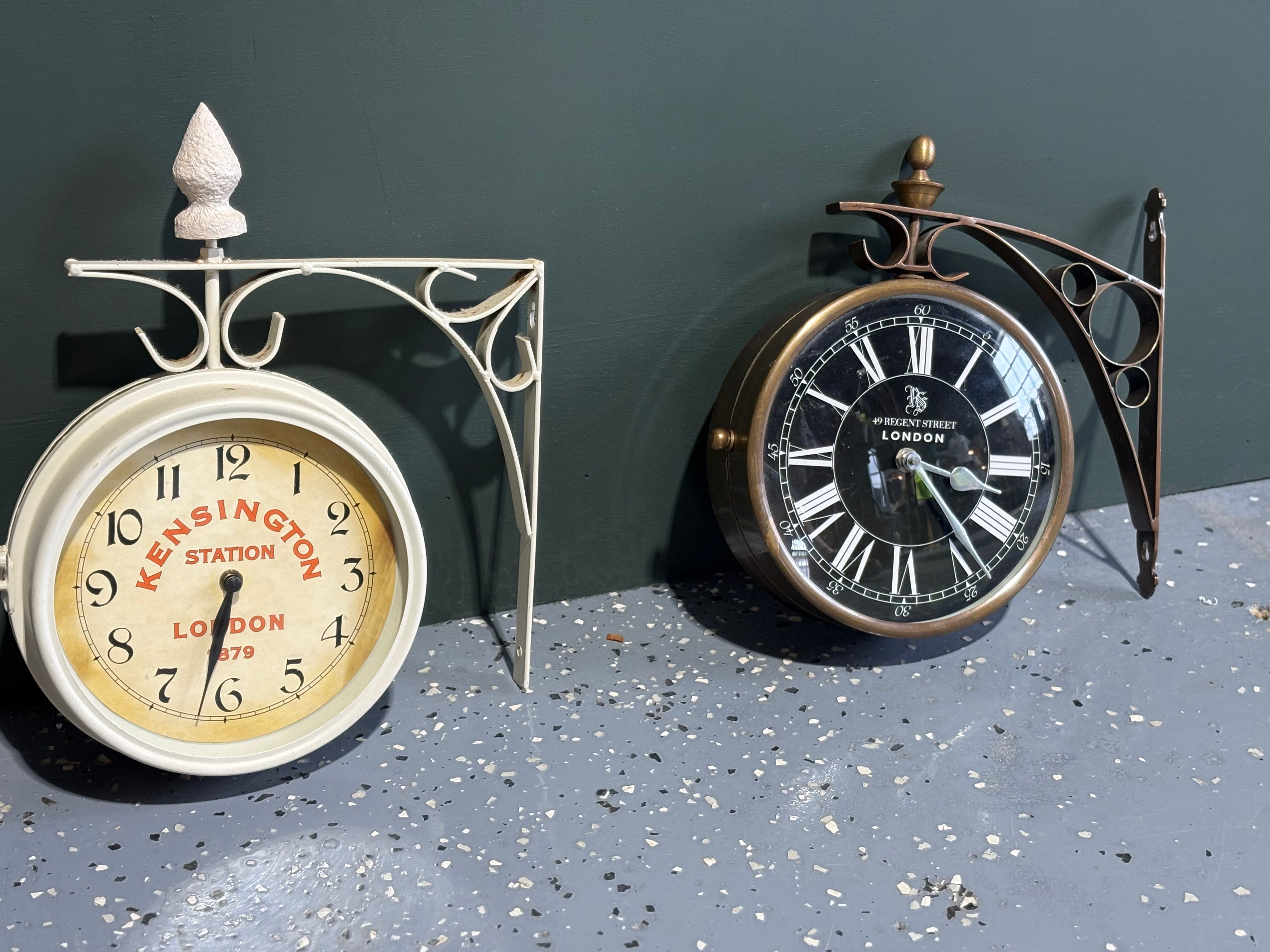 Vintage Wall Hanging Clock