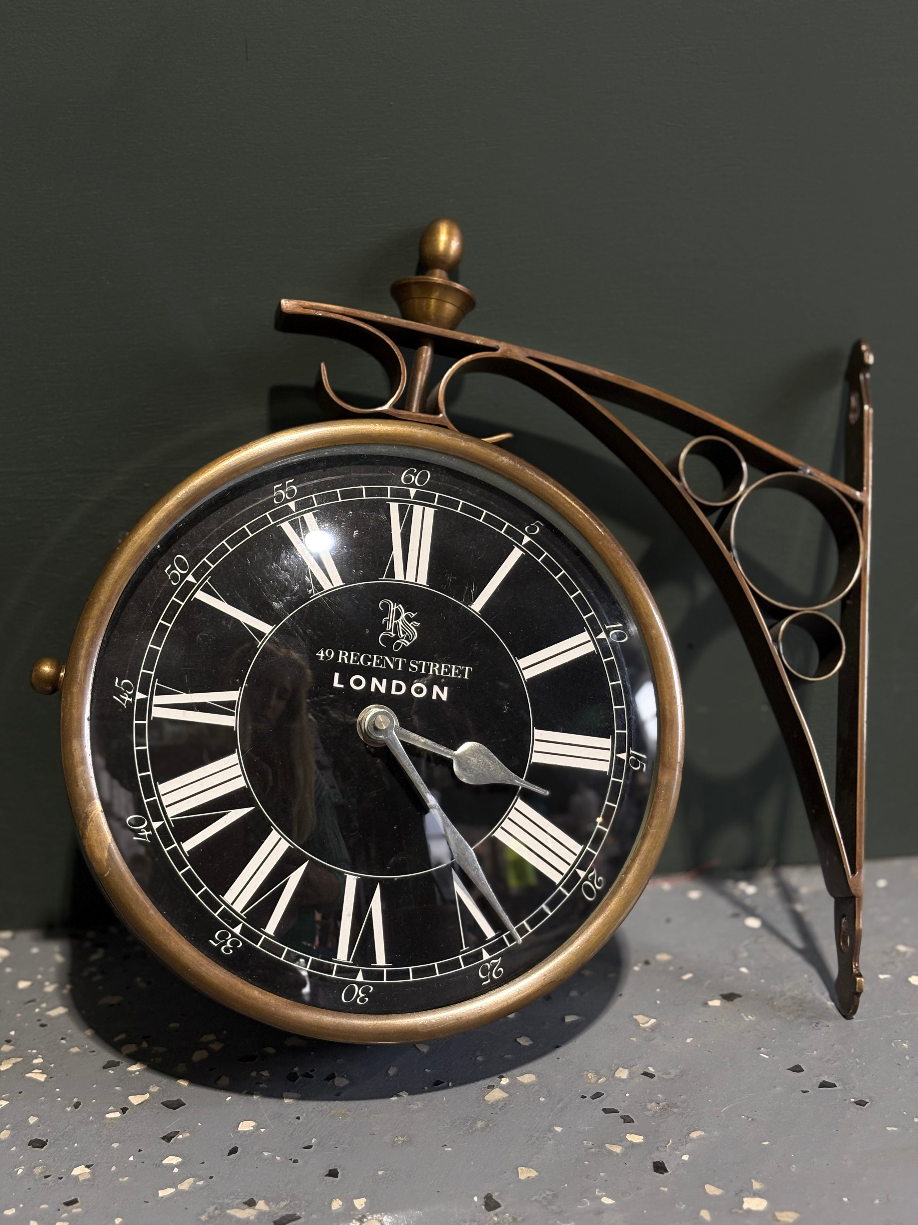 Vintage Wall Hanging Clock
